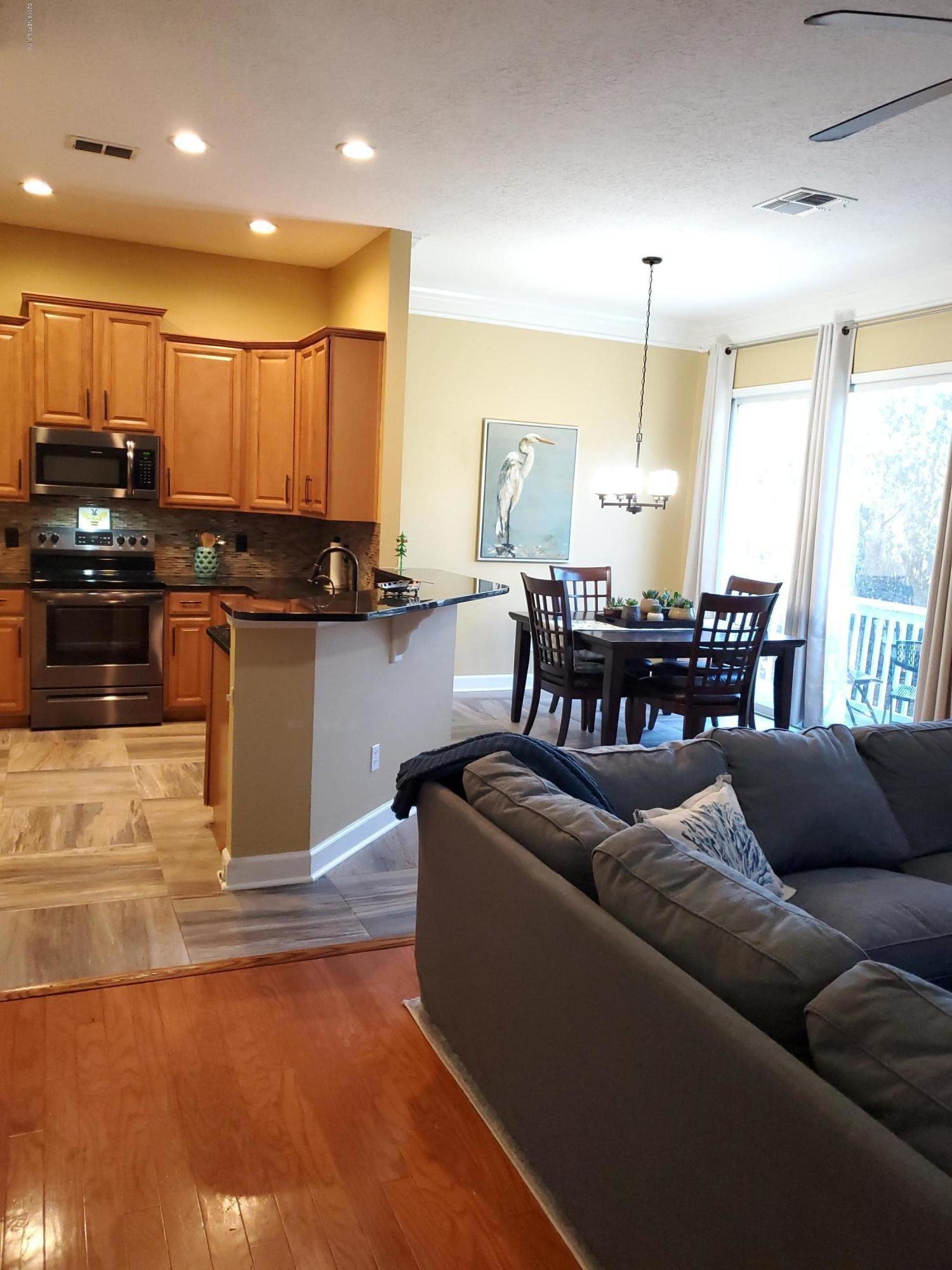 5462 Stanford Road Jacksonville, FL 32207 - Photo 8 of 36 Living Room/Kitchen/Dining