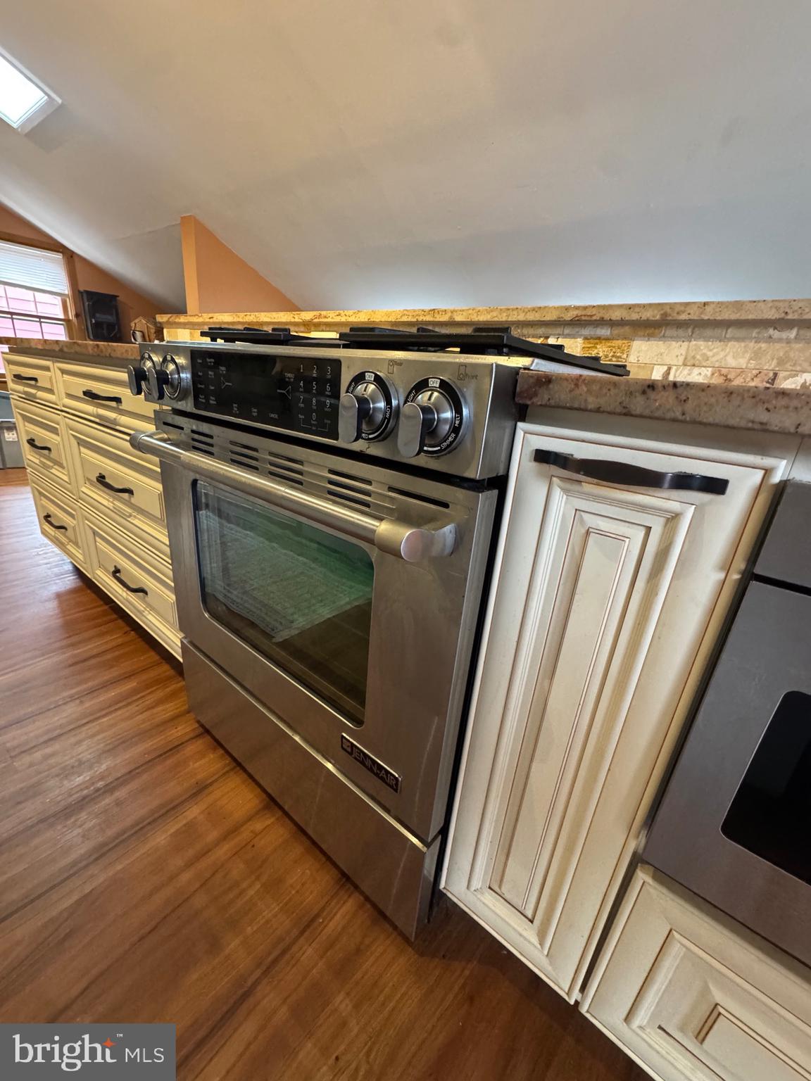 18 Market Street Salem, NJ 08079 - Photo 8 of 39 a stove top oven sitting inside of a kitchen