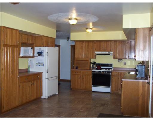 252 State Line Road Darlington, PA 16115 - Photo 5 of 13 Kitchen. Huge Kitchen Red Oak Cabinets