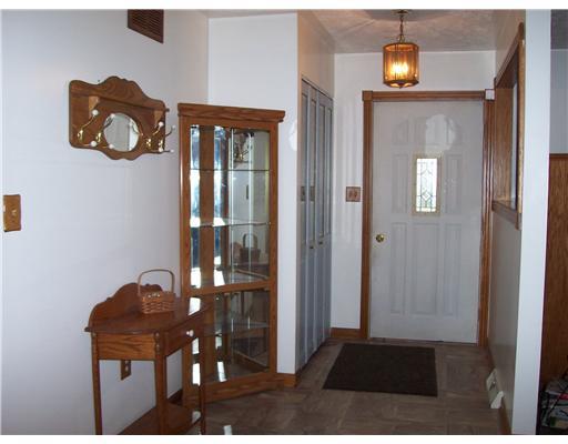 252 State Line Road Darlington, PA 16115 - Photo 7 of 13 Entry/Foyer. Nicely Sized