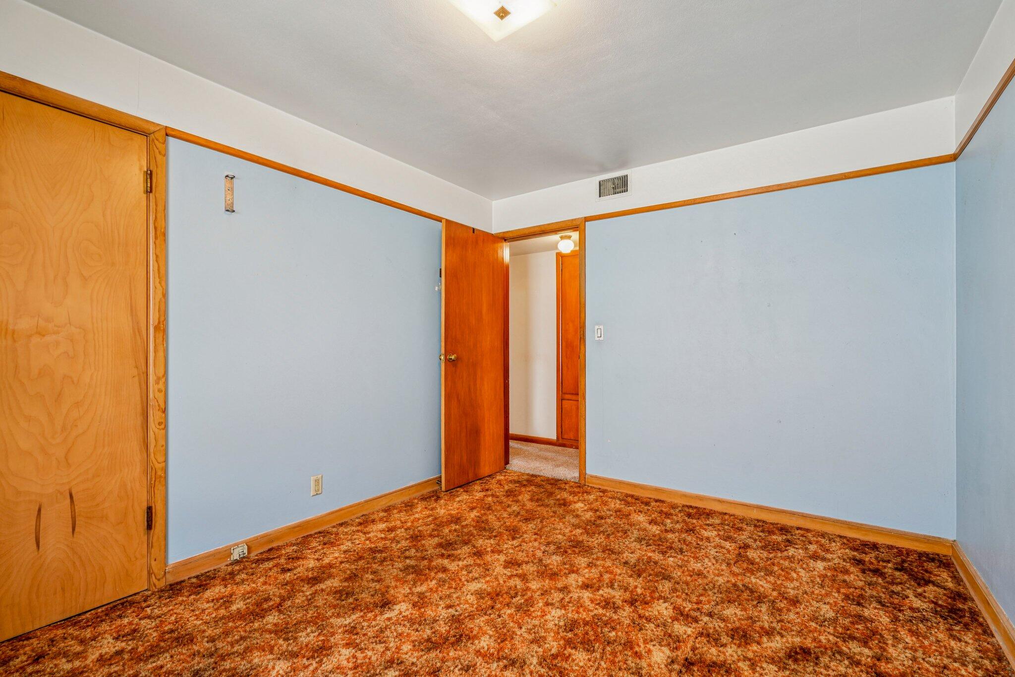4518 North 68th Street Milwaukee, WI 53218 - Photo 21 of 34 Hinged double-door closet.