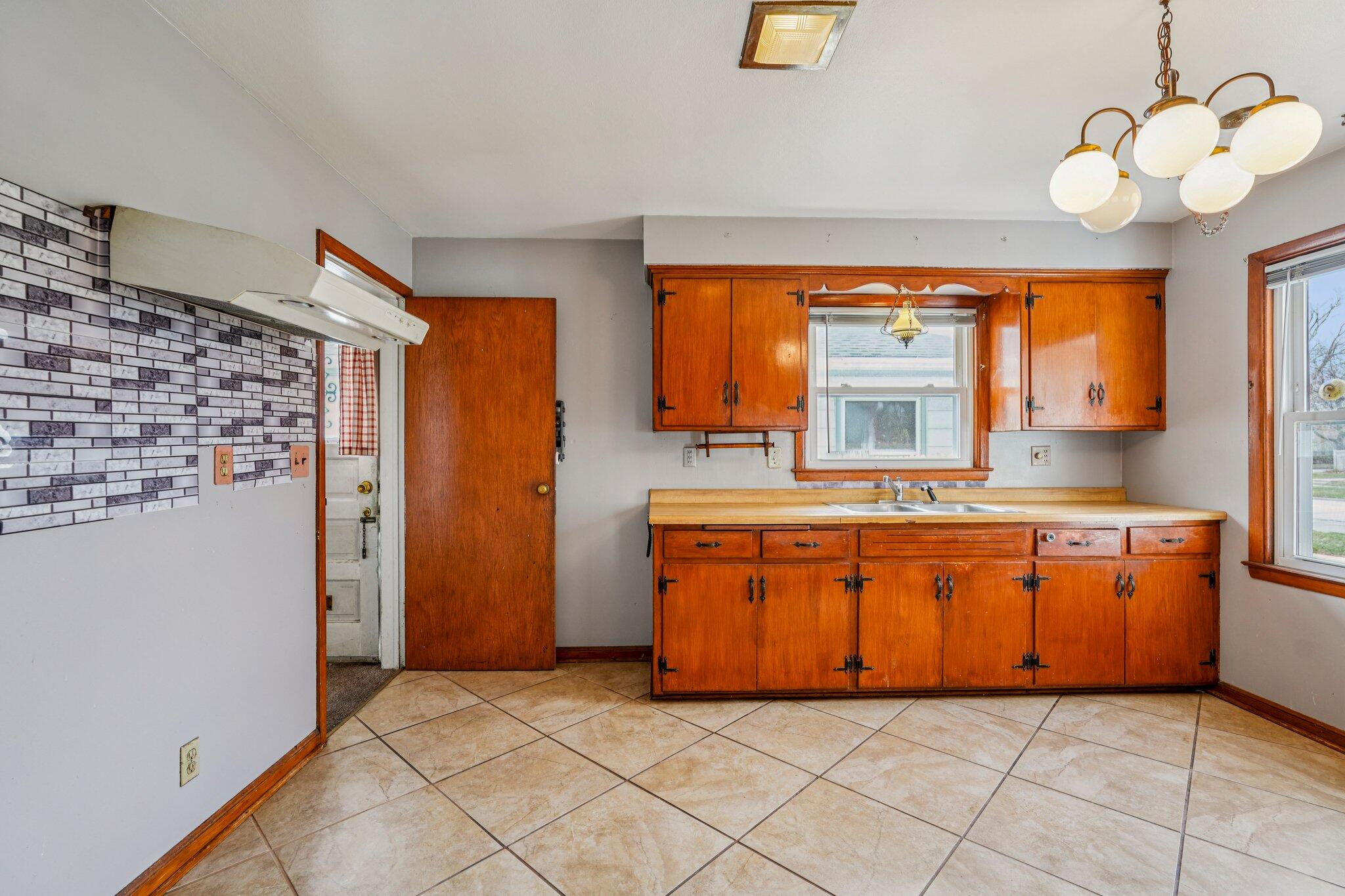 4518 North 68th Street Milwaukee, WI 53218 - Photo 9 of 34 Bright, airy kitchen.