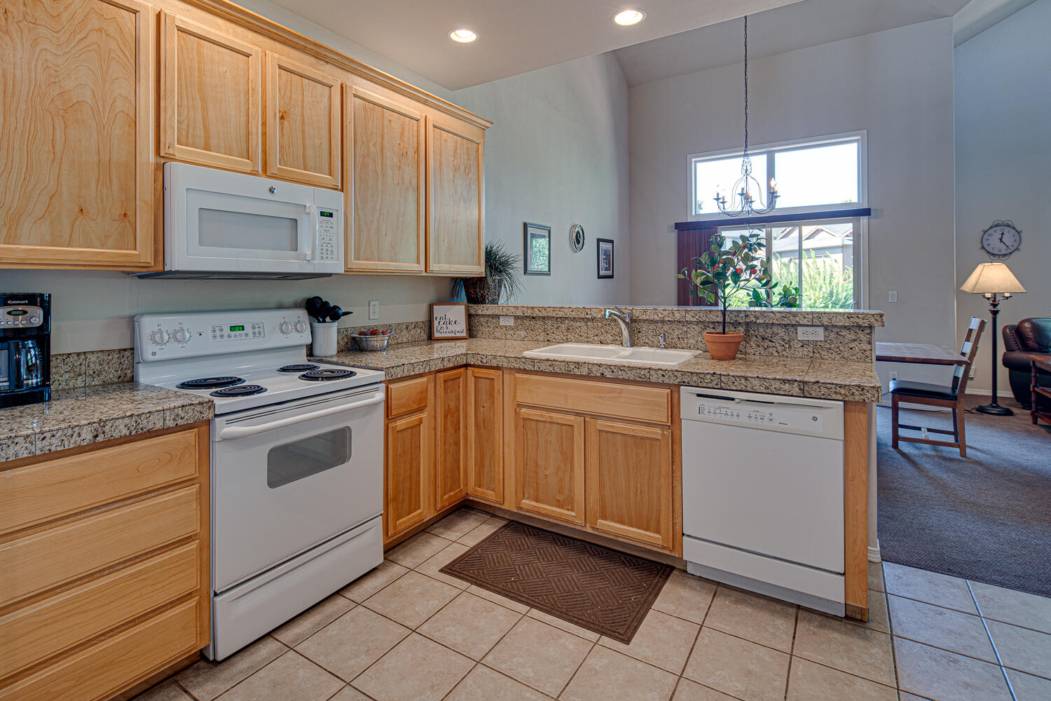 8403 Forest Ridge Loop Redmond, OR 97756 - Photo 17 of 36 8403-098