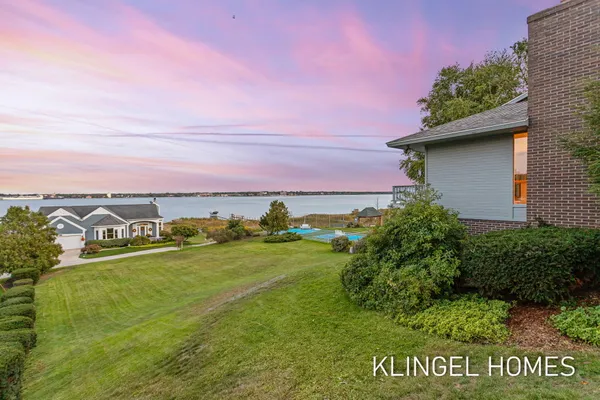 $699,900 | 777 Ruddiman Drive, Muskegon, MI 49445