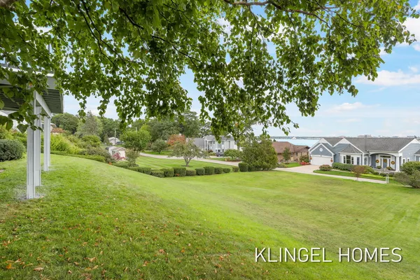 $699,900 | 777 Ruddiman Drive, Muskegon, MI 49445