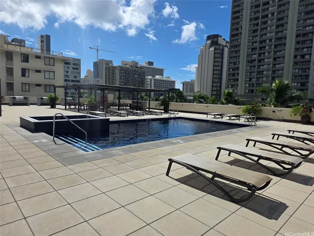 $275,000 | 2211 Ala Wai Boulevard, Unit 806, Honolulu, HI 96815