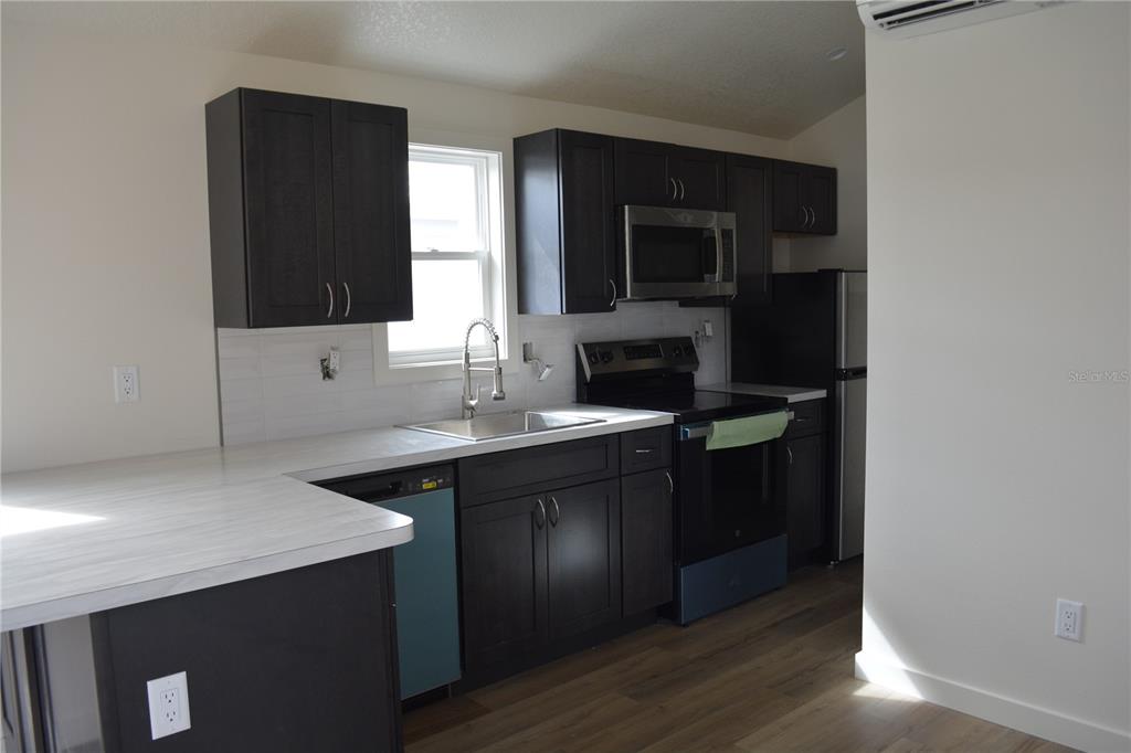 575 2nd Street Oviedo, FL 32765 - Photo 5 of 22