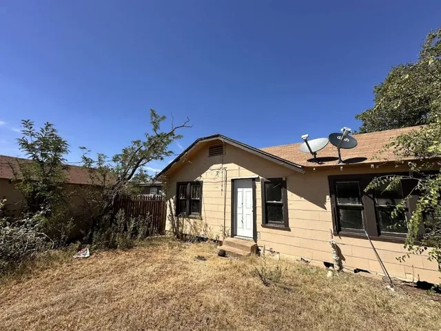 $66,999 | 608 East Lee Street, Rotan, TX 79546