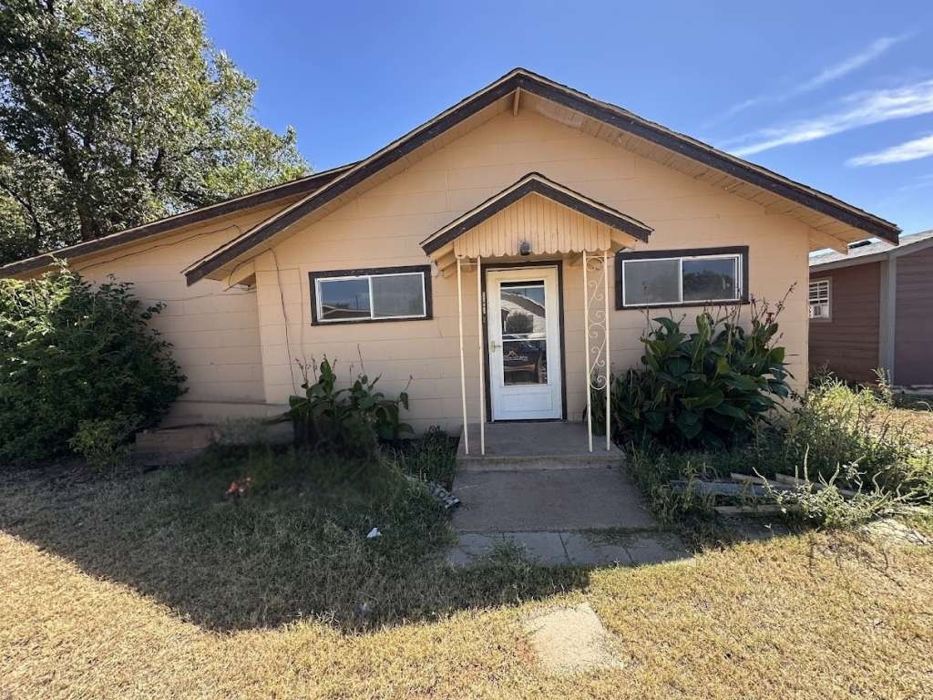 608 East Lee Street Rotan, TX 79546 - Photo 9 of 10