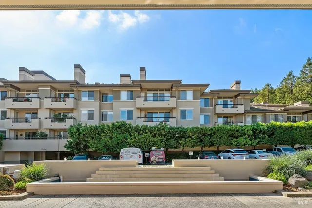 $450,000 | 400 Deer Valley Road, Unit 4D, San Rafael, CA 94903