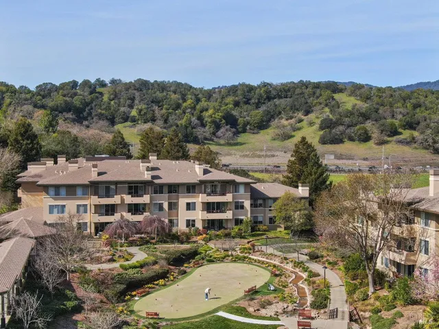$450,000 | 400 Deer Valley Road, Unit 4D, San Rafael, CA 94903