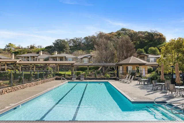 $450,000 | 400 Deer Valley Road, Unit 4D, San Rafael, CA 94903