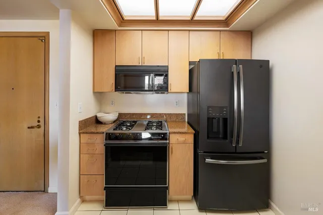 $450,000 | 400 Deer Valley Road, Unit 4D, San Rafael, CA 94903