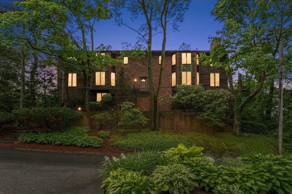 1 Rolleston Road Marblehead, MA 01945 - Photo 2 of 39