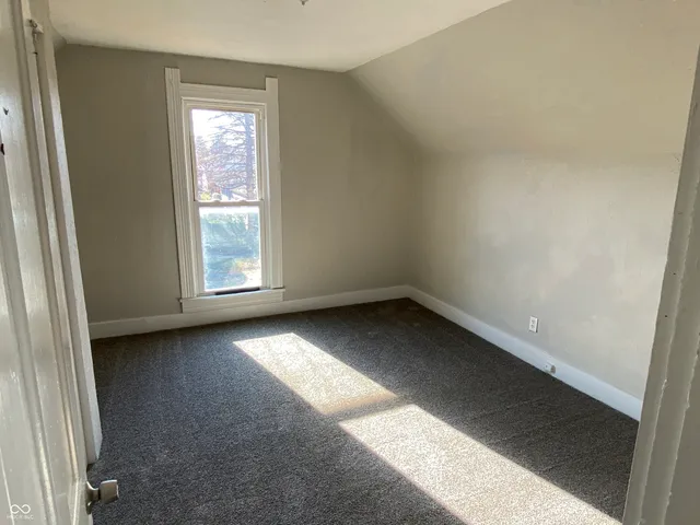 $1,175 | 510 West 5th Street, Anderson, IN 46016