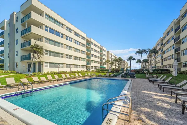 $3,600 | 1239 Hillsboro Mile, Unit 109, Hillsboro Beach, FL 33064