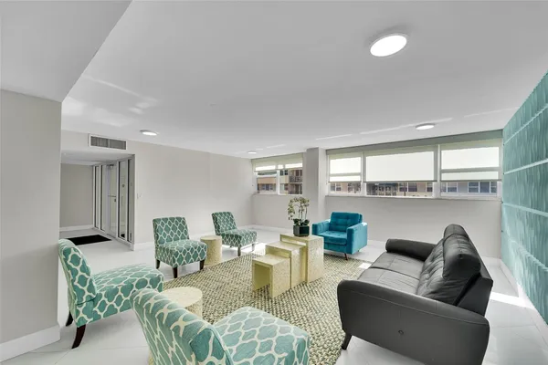 $3,600 | 1239 Hillsboro Mile, Unit 109, Hillsboro Beach, FL 33064