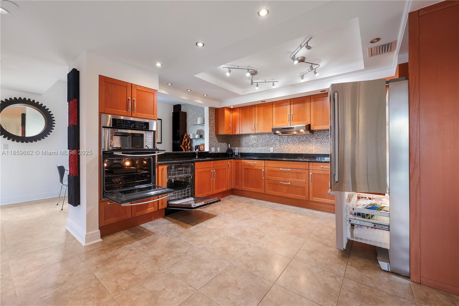 110 Hendricks Isle, Unit 13 Fort Lauderdale, FL 33301 - Photo 23 of 80