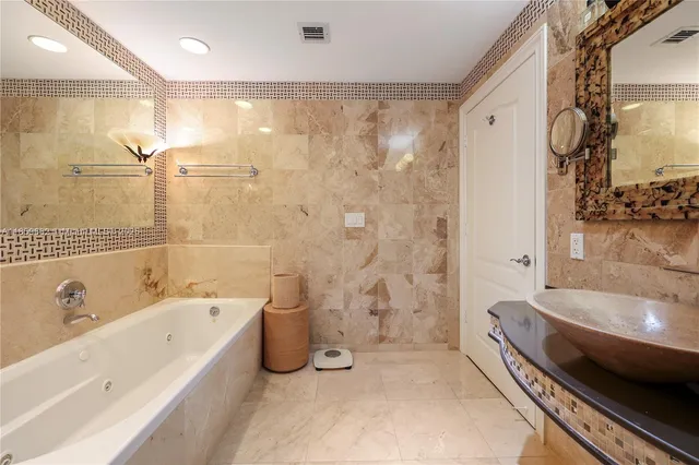 $1,485,000 | 110 Hendricks Isle, Unit 13, Fort Lauderdale, FL 33301