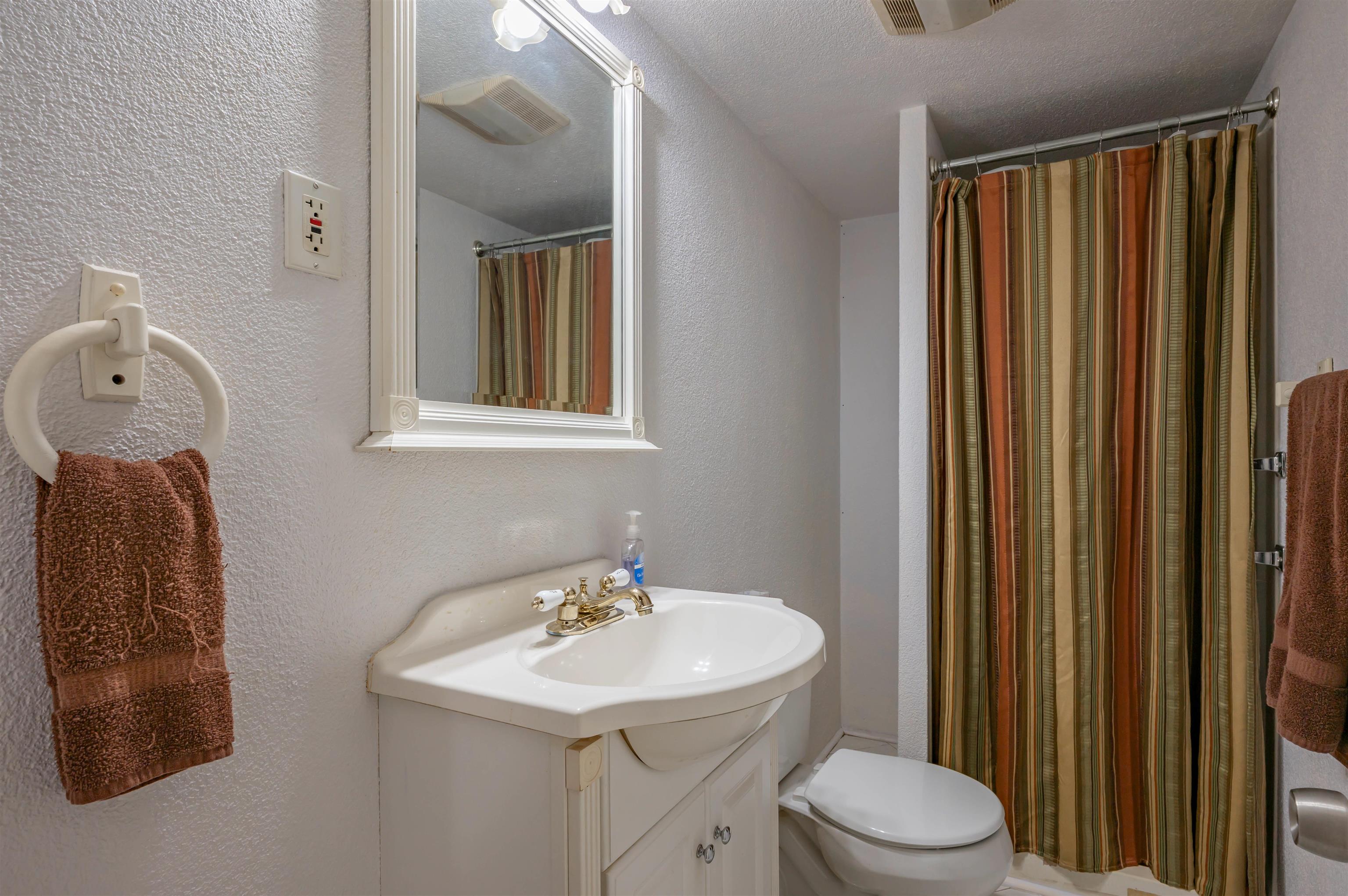 31 Rosemont Avenue Manchester, NH 03103 - Photo 35 of 46