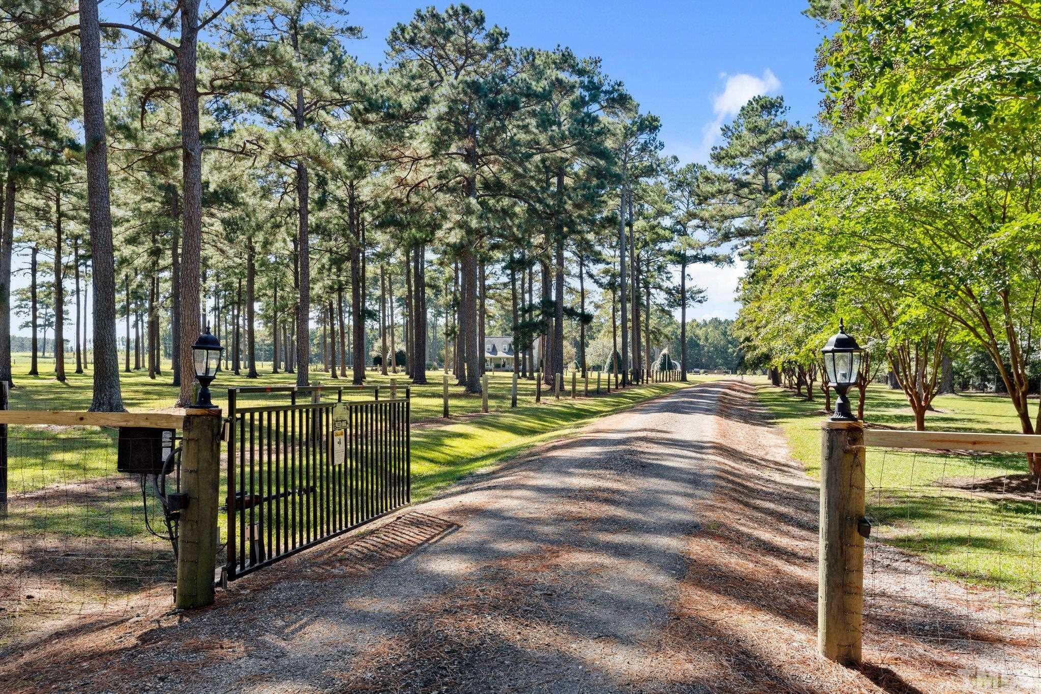 2026 Hayes Road Spring Lake, NC 28390 - Photo 3 of 30 Gallery Image 3