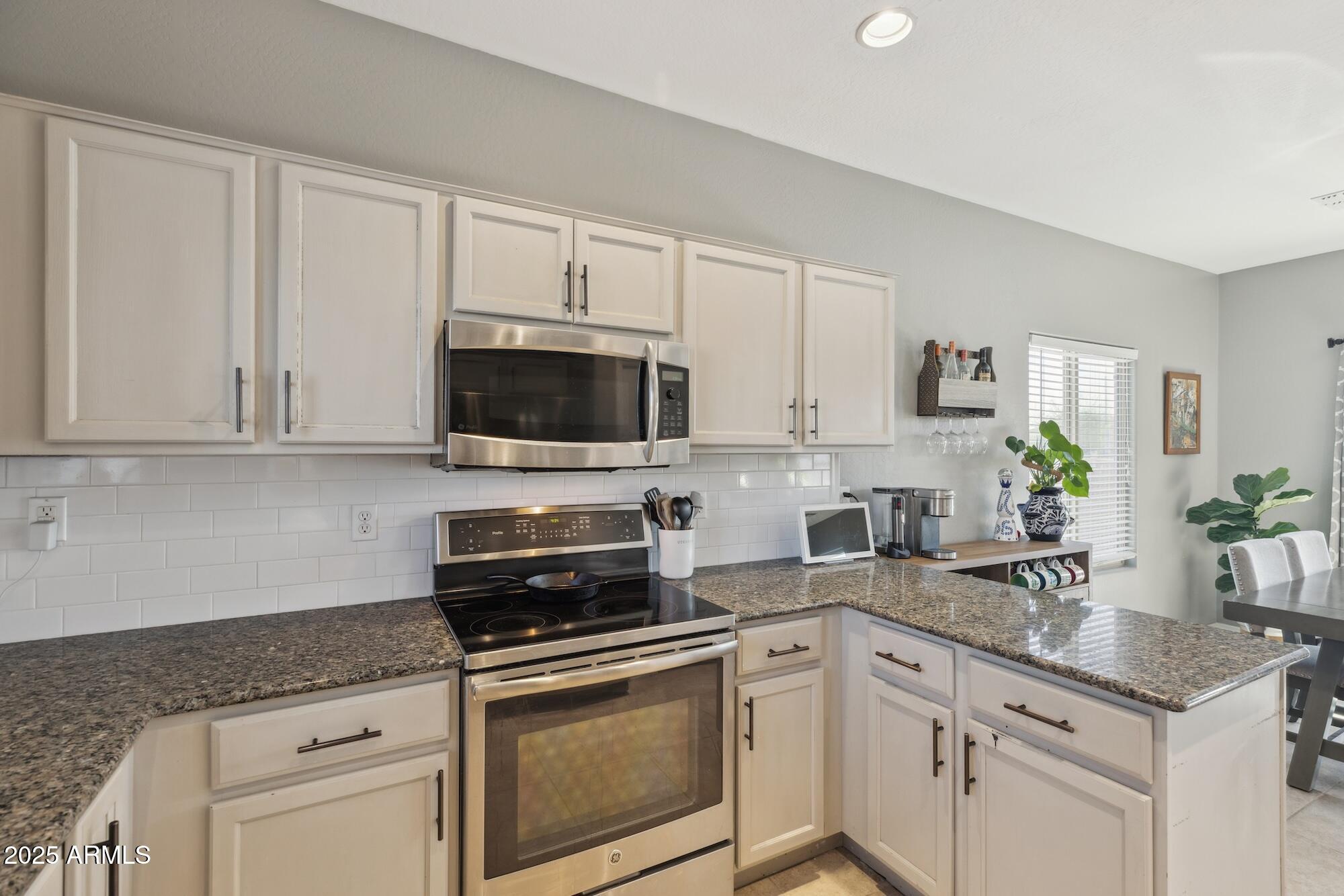 894 South Buena Vista Drive Apache Junction, AZ 85120 - Photo 13 of 43 _H__7623