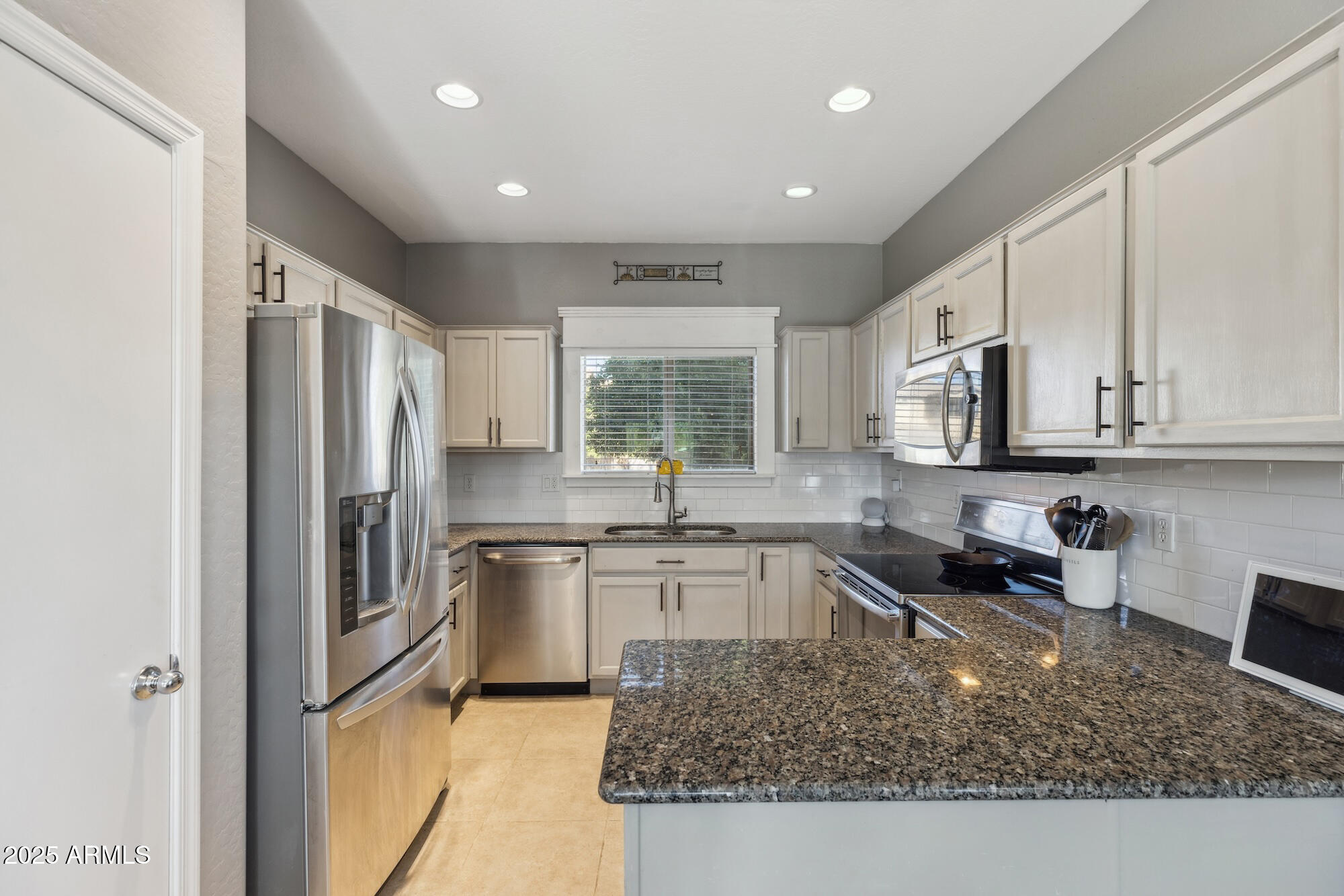 894 South Buena Vista Drive Apache Junction, AZ 85120 - Photo 14 of 43 _H__7628