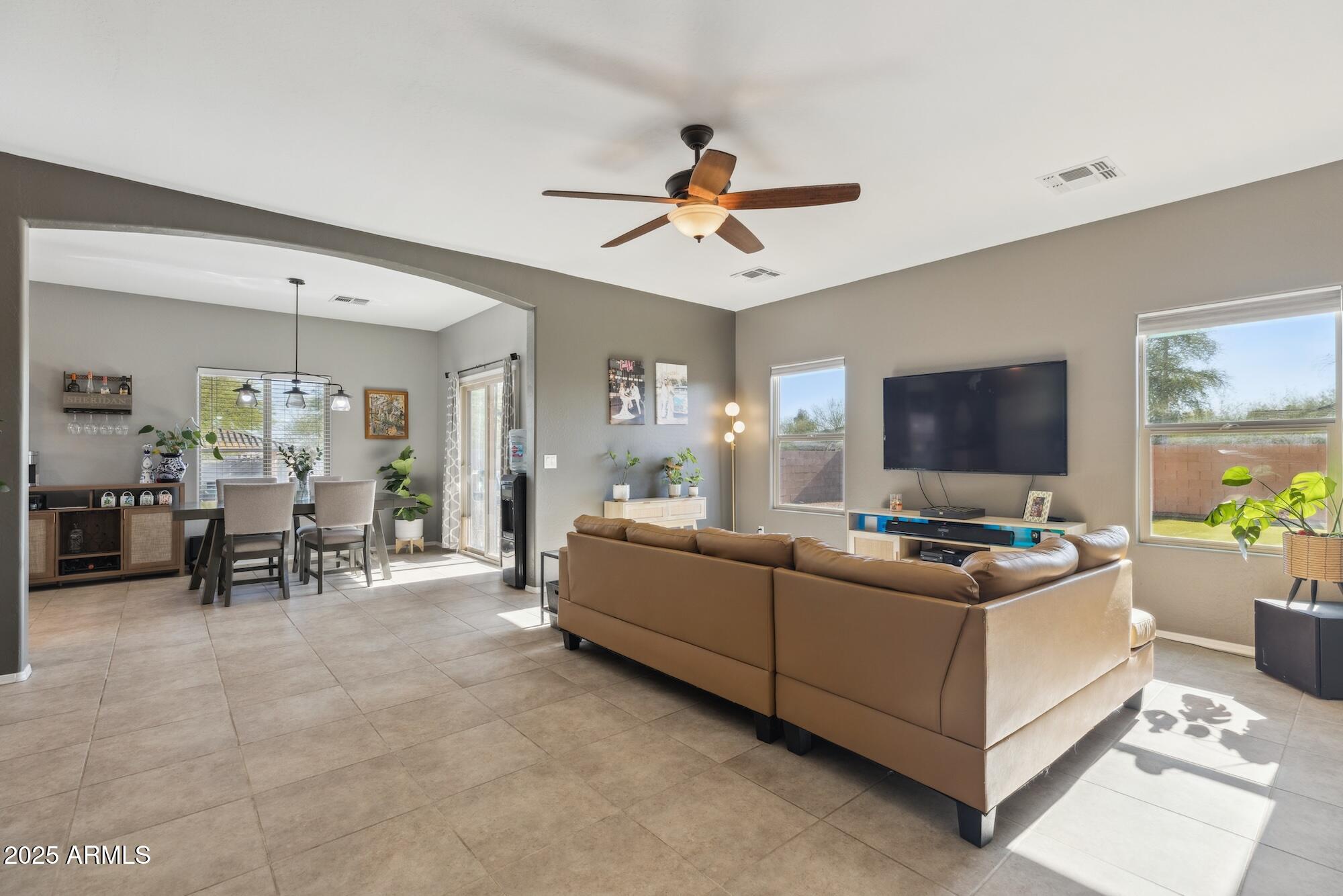 894 South Buena Vista Drive Apache Junction, AZ 85120 - Photo 5 of 43 _H__7583