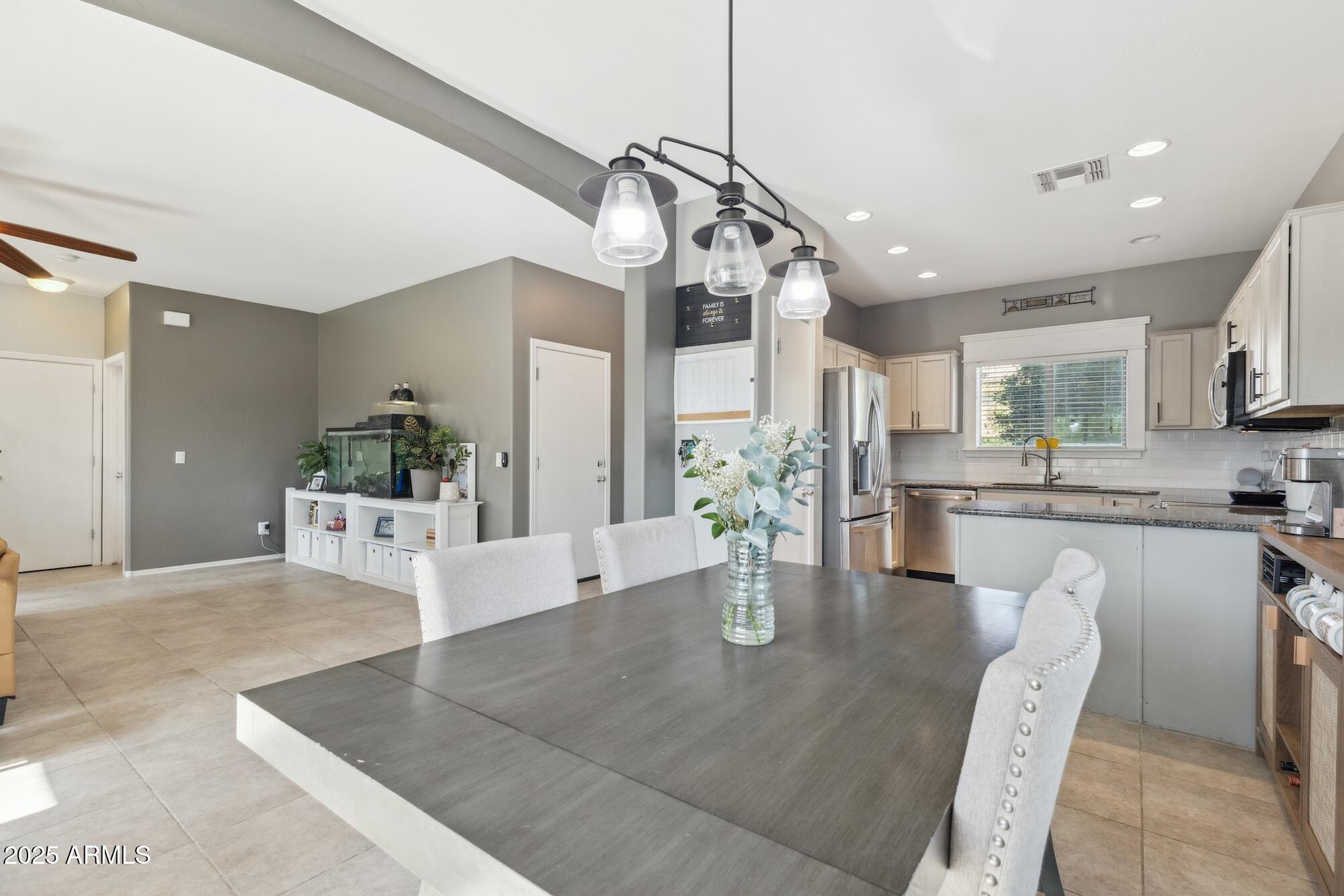 894 South Buena Vista Drive Apache Junction, AZ 85120 - Photo 9 of 43 _H__7603