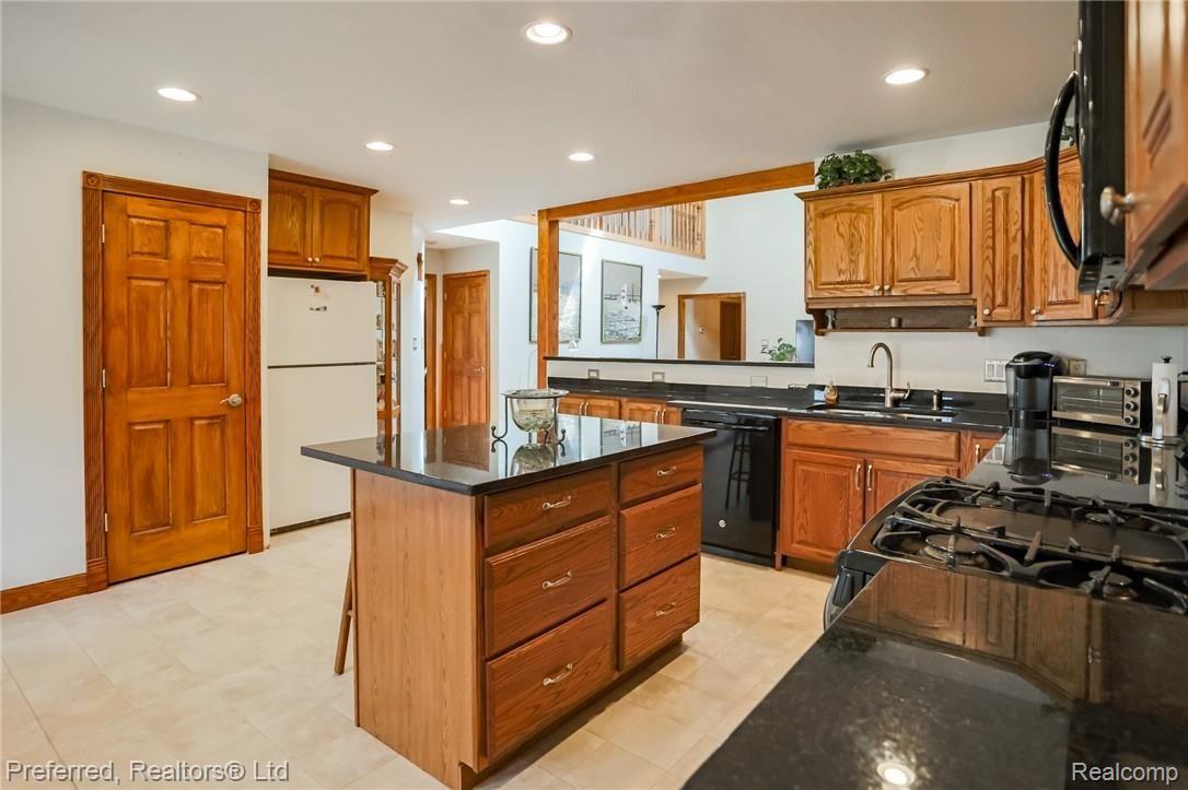 23950 Clark Road Belleville, MI 48111 - Photo 22 of 60 19IMG_3397.jpg