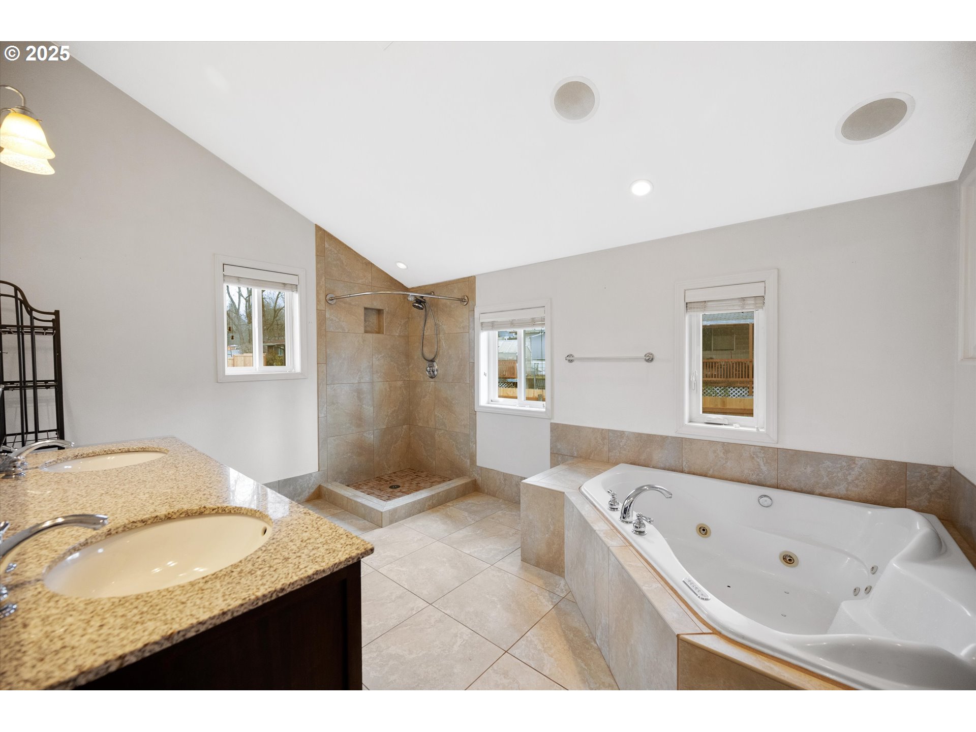 7080 Southwest Taylors Ferry Road Portland, OR 97223 - Photo 18 of 27