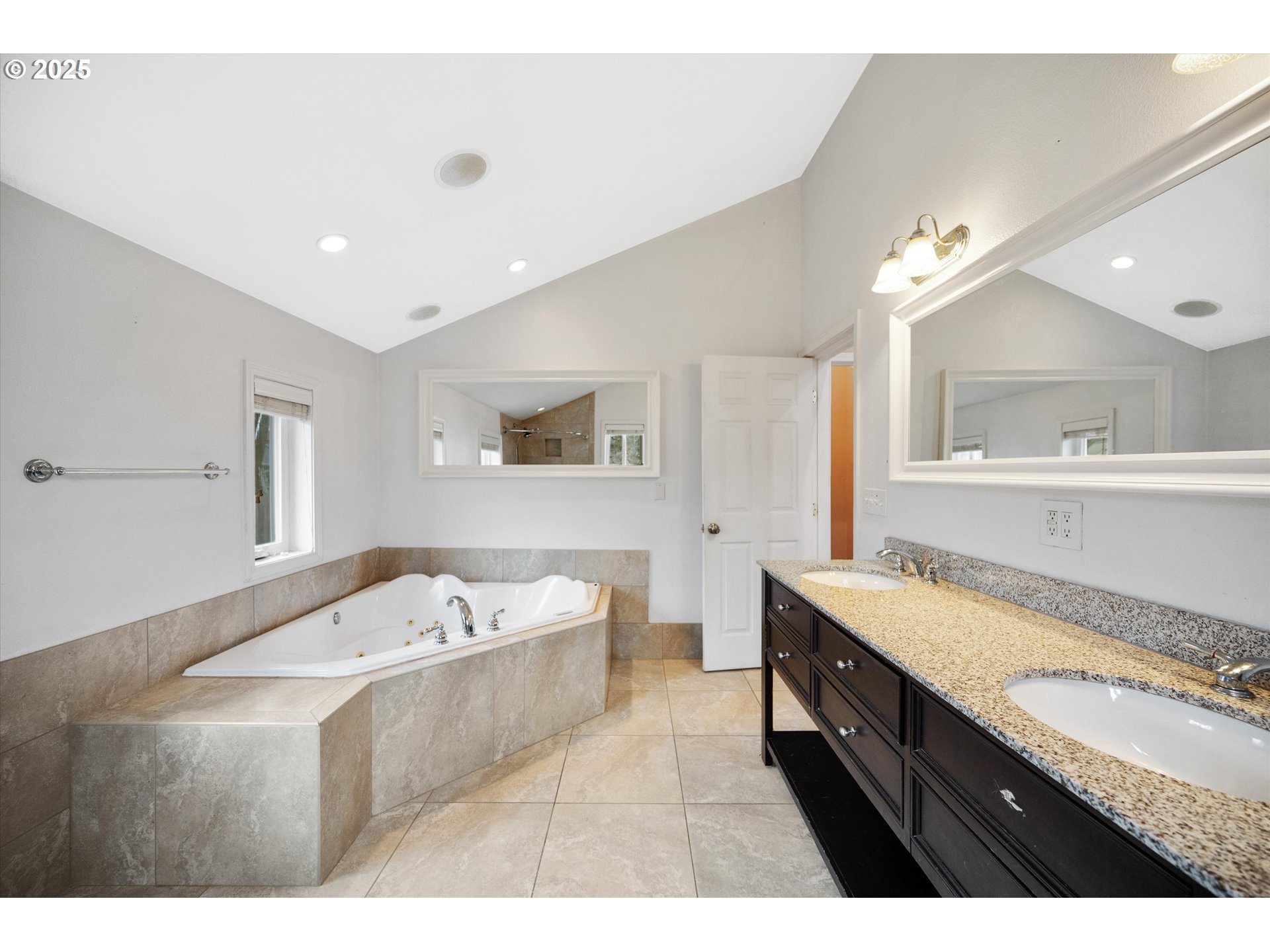 7080 Southwest Taylors Ferry Road Portland, OR 97223 - Photo 19 of 27