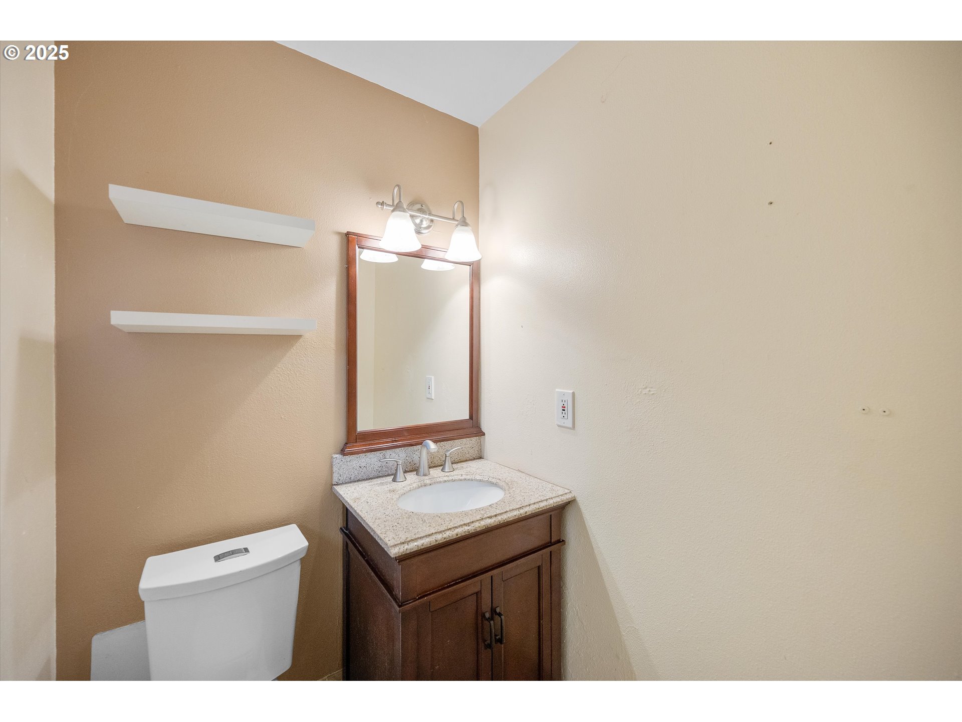 7080 Southwest Taylors Ferry Road Portland, OR 97223 - Photo 21 of 27