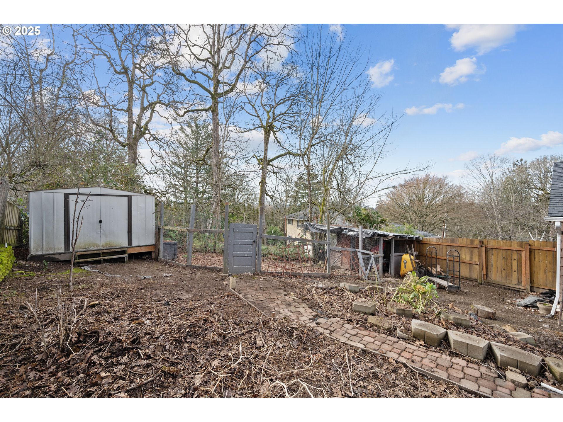 7080 Southwest Taylors Ferry Road Portland, OR 97223 - Photo 24 of 27