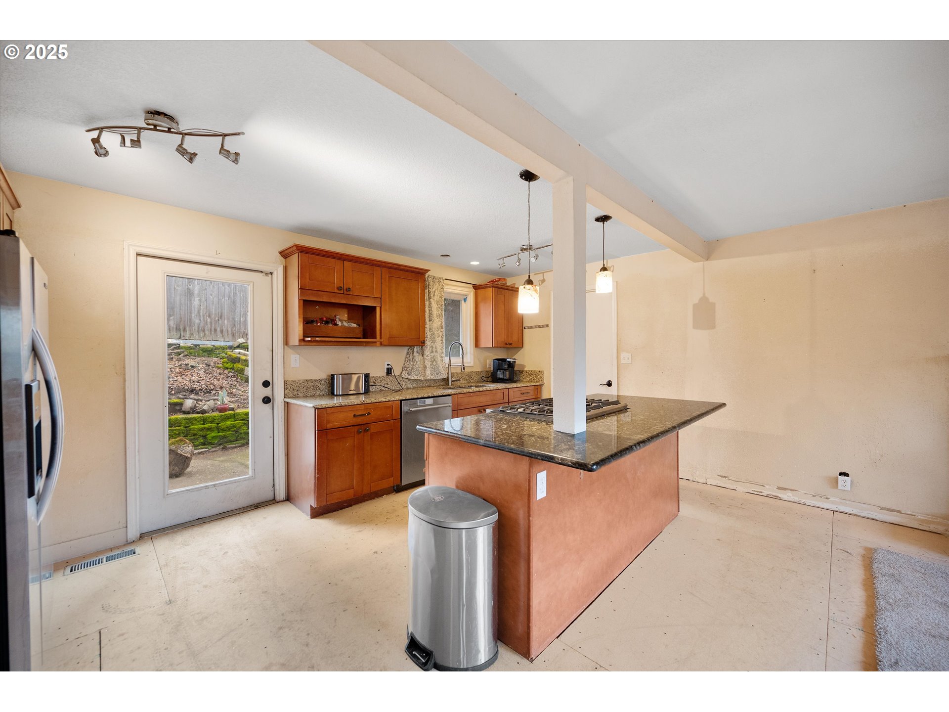 7080 Southwest Taylors Ferry Road Portland, OR 97223 - Photo 5 of 27