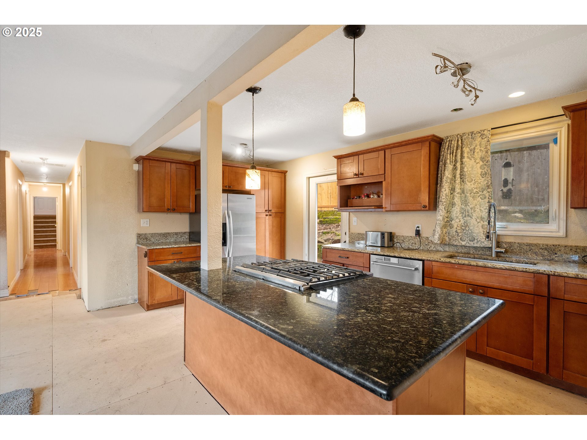 7080 Southwest Taylors Ferry Road Portland, OR 97223 - Photo 6 of 27