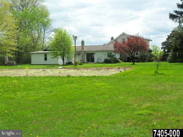 1061 East Canal Road Dover, PA 17315 - Photo 3 of 9