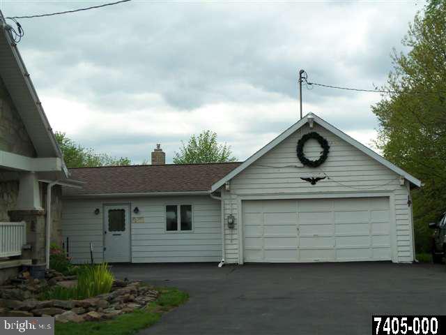 1061 East Canal Road Dover, PA 17315 - Photo 7 of 9