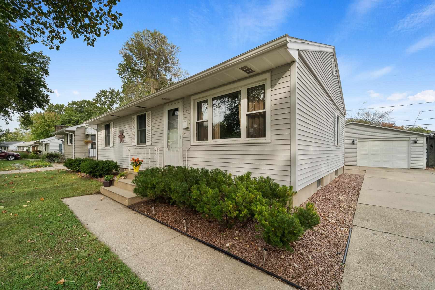 32 Bob-O-Link Drive Springfield, IL 62702 - Photo 2 of 27 Gallery Image 2