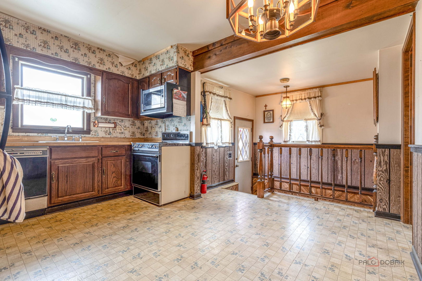 580 North Quentin Road Palatine, IL 60067 - Photo 10 of 53 Gallery Image 10