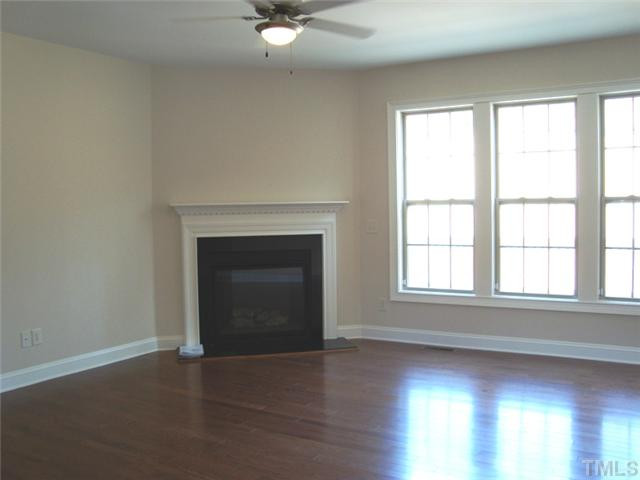 12928 Edsel Drive Raleigh, NC 27613 - Photo 7 of 10 Living Room