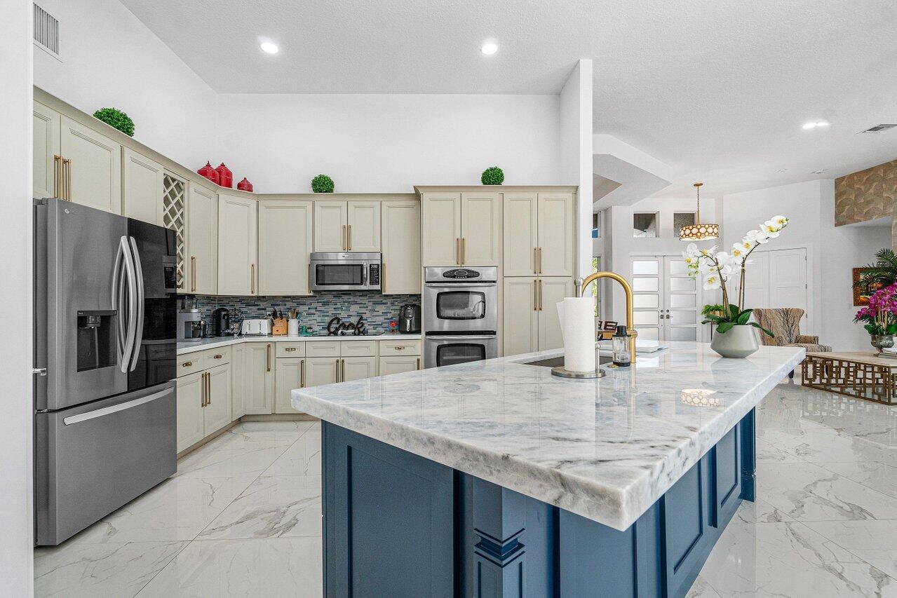 21741 Fall River Drive Boca Raton, FL 33428 - Photo 11 of 29 014-21741FallRiverDrive-BocaRaton-FL-334