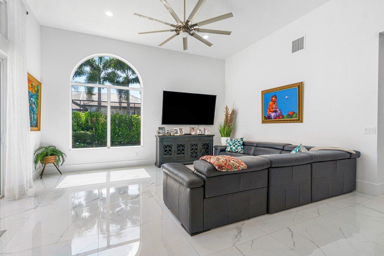 21741 Fall River Drive Boca Raton, FL 33428 - Photo 13 of 29 016-21741FallRiverDrive-BocaRaton-FL-334