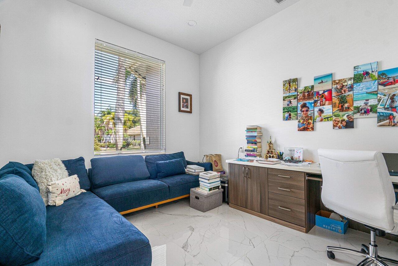 21741 Fall River Drive Boca Raton, FL 33428 - Photo 18 of 29 025-21741FallRiverDrive-BocaRaton-FL-334