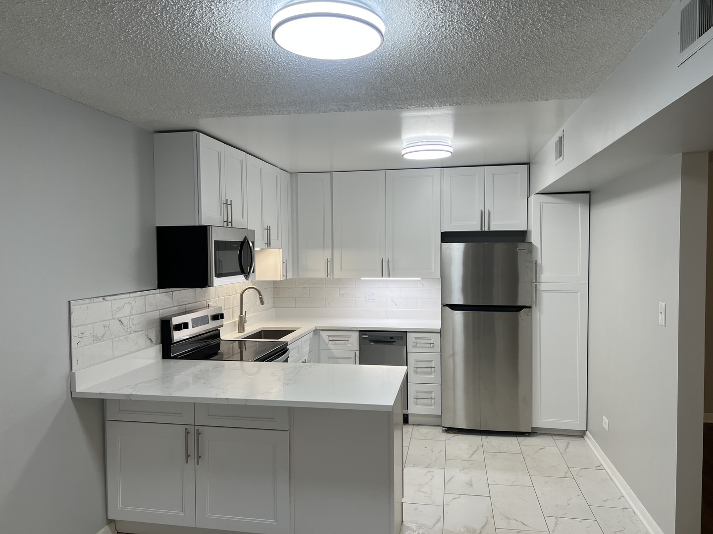 9721 South Harlem Avenue, Unit 2D Chicago Ridge, IL 60415 - Photo 2 of 12 Gallery Image 2