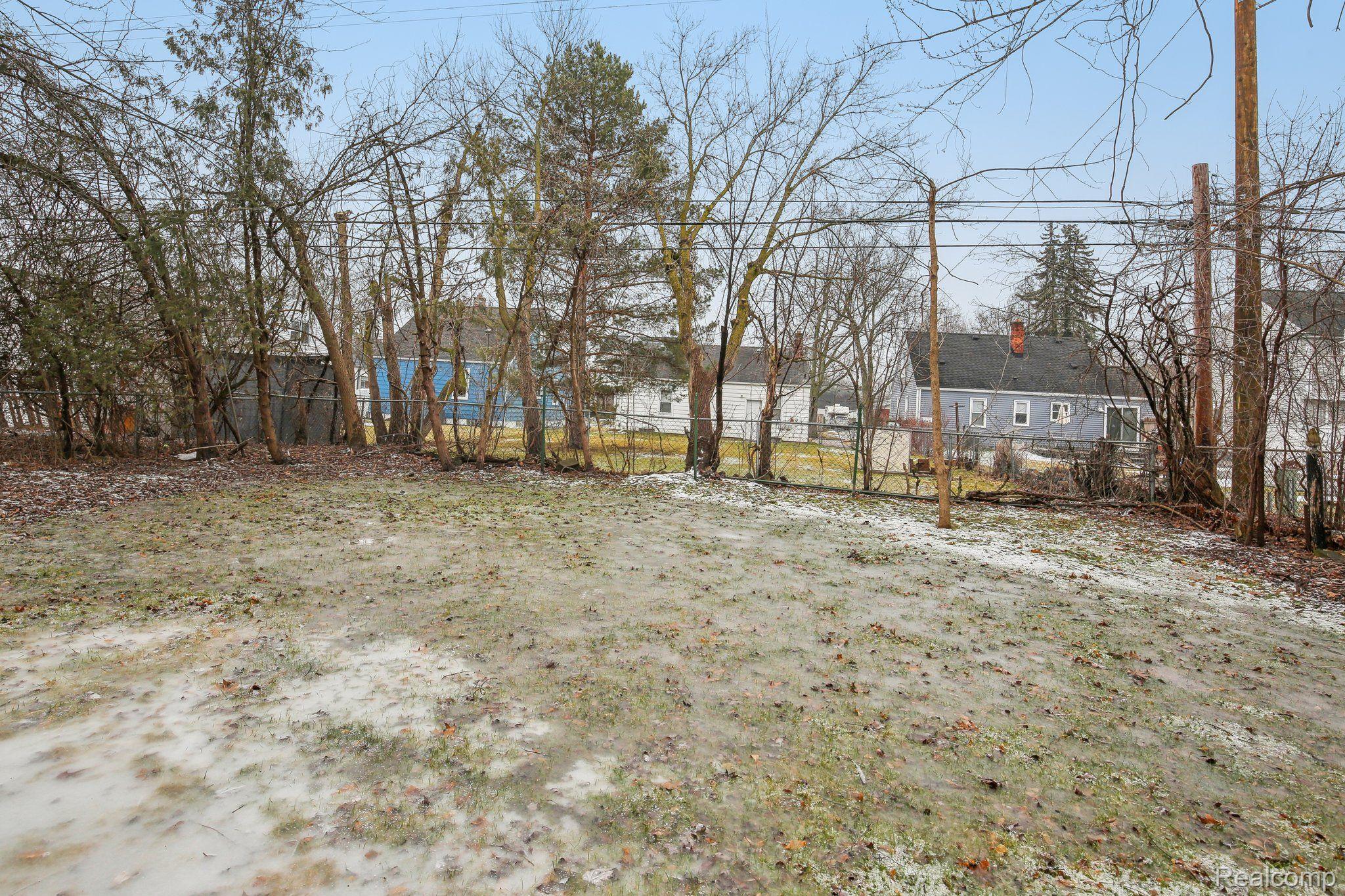 1591 Eaton Road Berkley, MI 48072 - Photo 27 of 32 Gallery Image 27