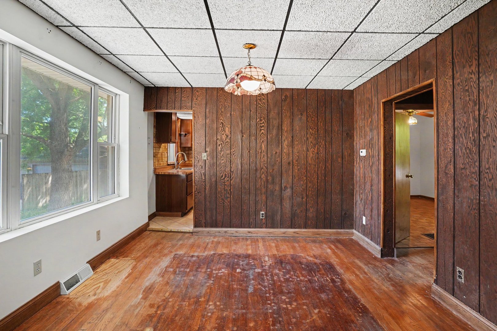 1661 Burr Oak Road Homewood, IL 60430 - Photo 6 of 17 a view of entryway with wooden floor