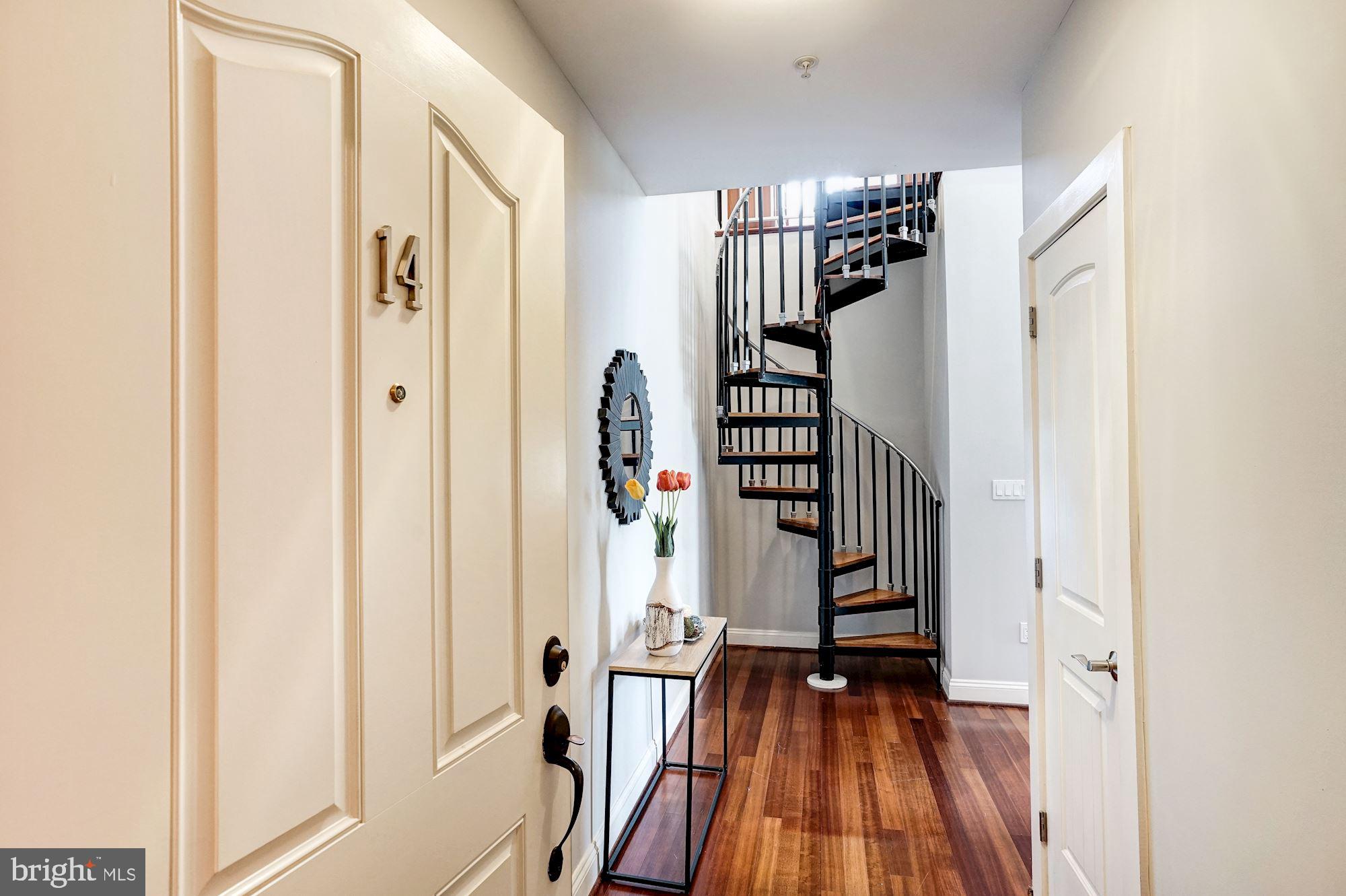1464 Harvard Street Northwest, Unit 14 Washington, DC 20009 - Photo 4 of 28 Unit Entry