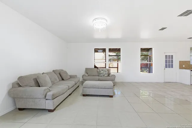 $2,350 | 12147 Amber Vista, San Antonio, TX 78254