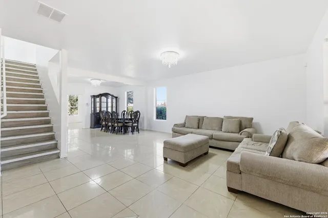 $2,350 | 12147 Amber Vista, San Antonio, TX 78254